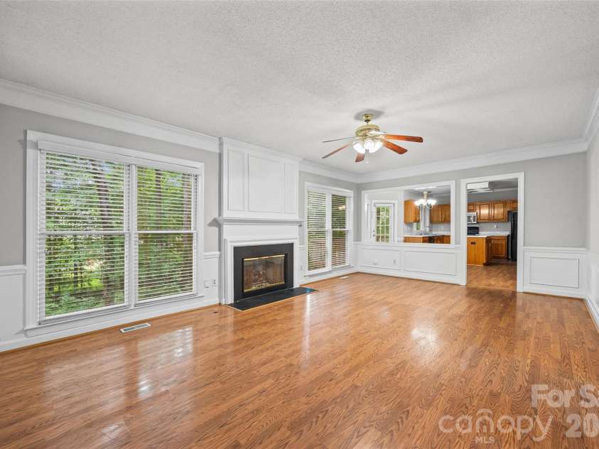 4926 Benthaven Lane, Charlotte, NC 28269.  MLS# CAR4387595, YatesRealty ID 26144. 