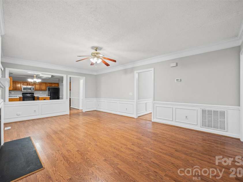 4926 Benthaven Lane, Charlotte, NC 28269.  MLS# CAR4387595, YatesRealty ID 26144. 