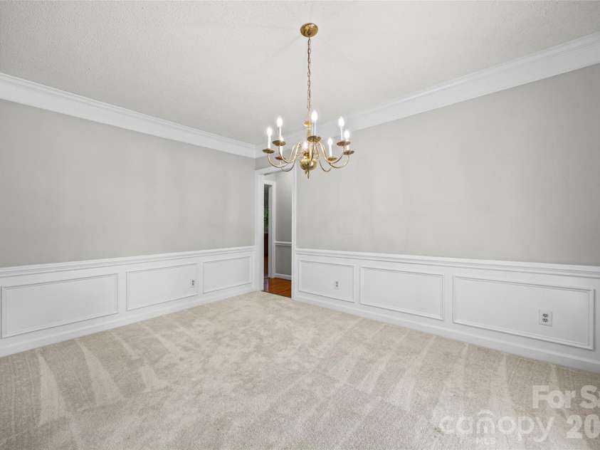 4926 Benthaven Lane, Charlotte, NC 28269.  MLS# CAR4387595, YatesRealty ID 26144. 