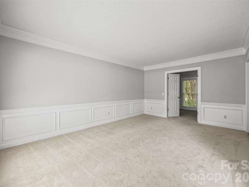 4926 Benthaven Lane, Charlotte, NC 28269.  MLS# CAR4387595, YatesRealty ID 26144. 