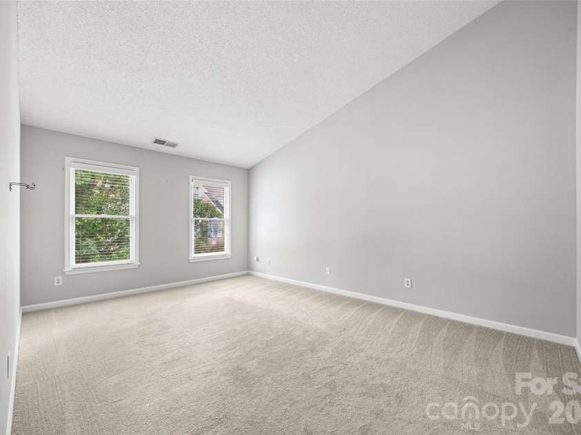 4926 Benthaven Lane, Charlotte, NC 28269.  MLS# CAR4387595, YatesRealty ID 26144. 
