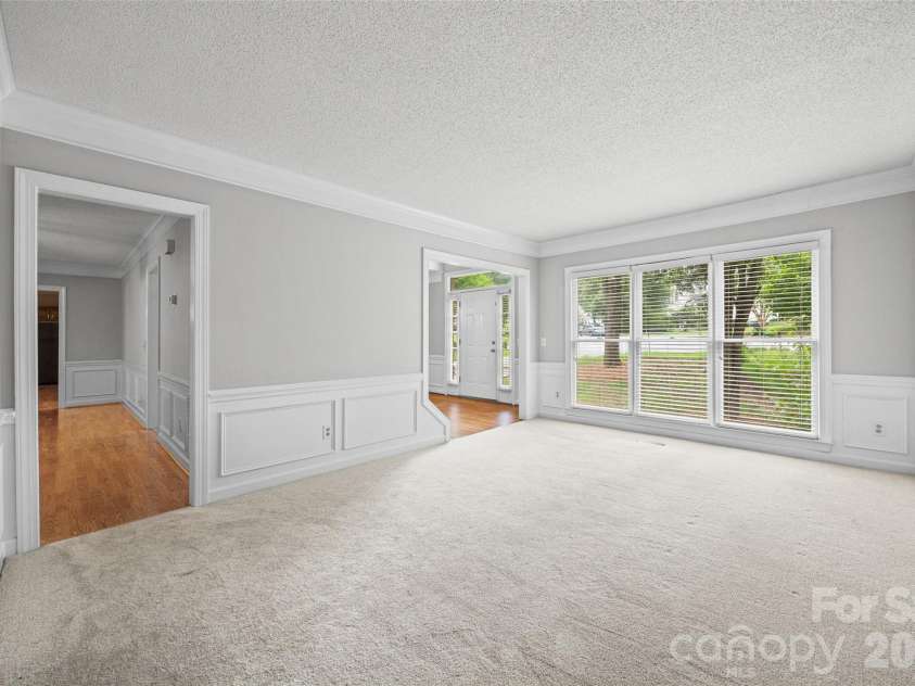 4926 Benthaven Lane, Charlotte, NC 28269.  MLS# CAR4387595, YatesRealty ID 26144. 