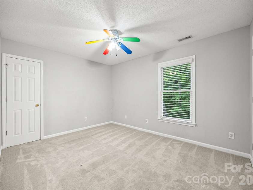 4926 Benthaven Lane, Charlotte, NC 28269.  MLS# CAR4387595, YatesRealty ID 26144. 