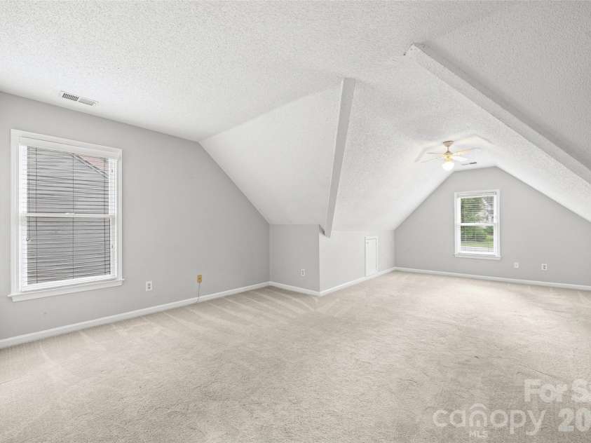 4926 Benthaven Lane, Charlotte, NC 28269.  MLS# CAR4387595, YatesRealty ID 26144. 