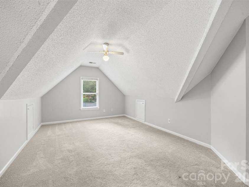 4926 Benthaven Lane, Charlotte, NC 28269.  MLS# CAR4387595, YatesRealty ID 26144. 