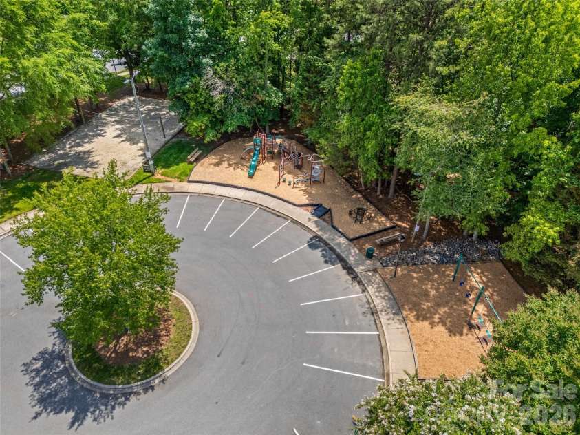 4926 Benthaven Lane, Charlotte, NC 28269.  MLS# CAR4387595, YatesRealty ID 26144. 