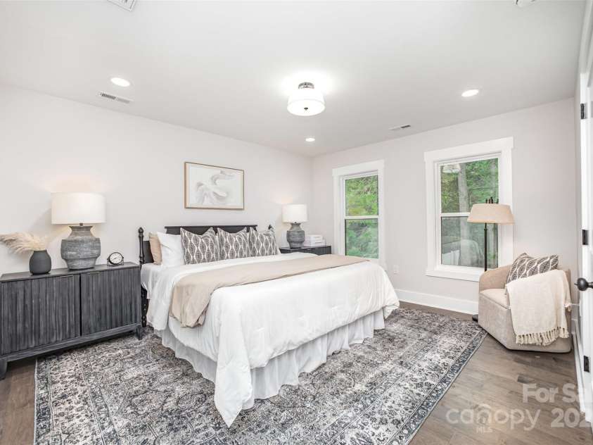 9527 Walkers Ferry Road, Charlotte, NC 28214.  MLS# CAR4255253, YatesRealty ID 26145. A calming retreat to start and end your day