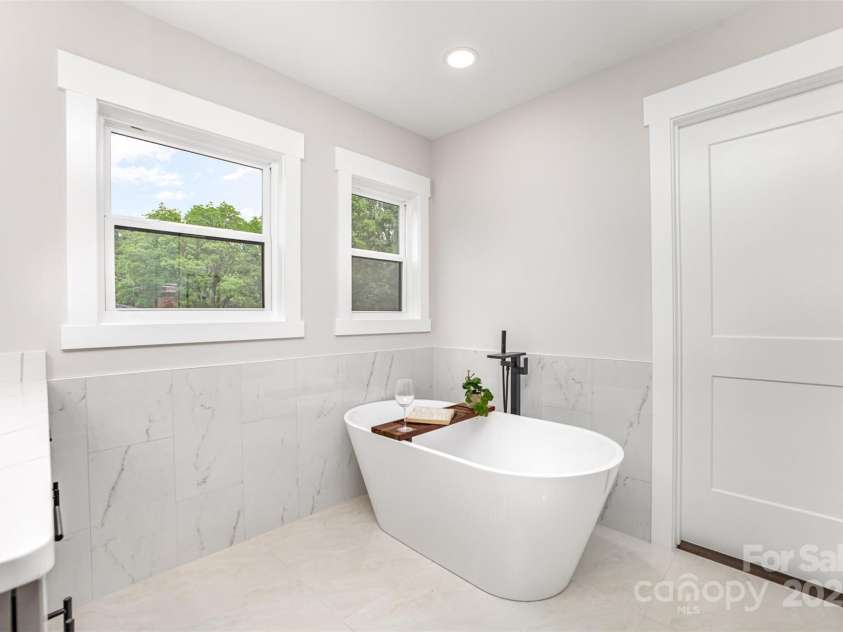 9527 Walkers Ferry Road, Charlotte, NC 28214.  MLS# CAR4255253, YatesRealty ID 26145. A getaway space for you to soak your worries away