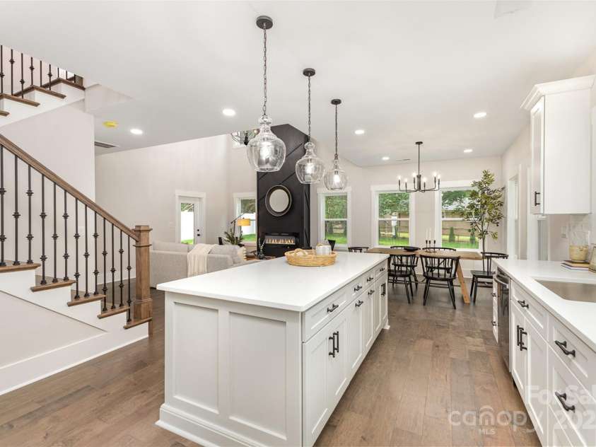 9527 Walkers Ferry Road, Charlotte, NC 28214.  MLS# CAR4255253, YatesRealty ID 26145. Ample storage throughout the kitchen