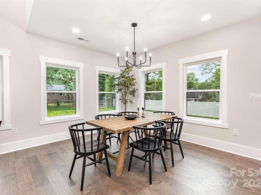 9527 Walkers Ferry Road, Charlotte, NC 28214.  MLS# CAR4255253, YatesRealty ID 26145. Bright, airy spaces filled with natural light