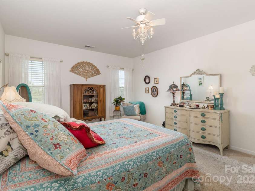 1220 Kent Downs Avenue, Concord, NC 28027.  MLS# CAR4272304, YatesRealty ID 26147. 