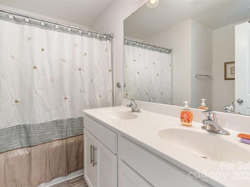 1220 Kent Downs Avenue, Concord, NC 28027.  MLS# CAR4272304, YatesRealty ID 26147. 