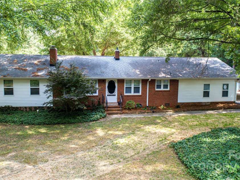 3933 Planters Place, Indian Trail, NC 28079.  MLS# CAR4254001, YatesRealty ID 26148. 