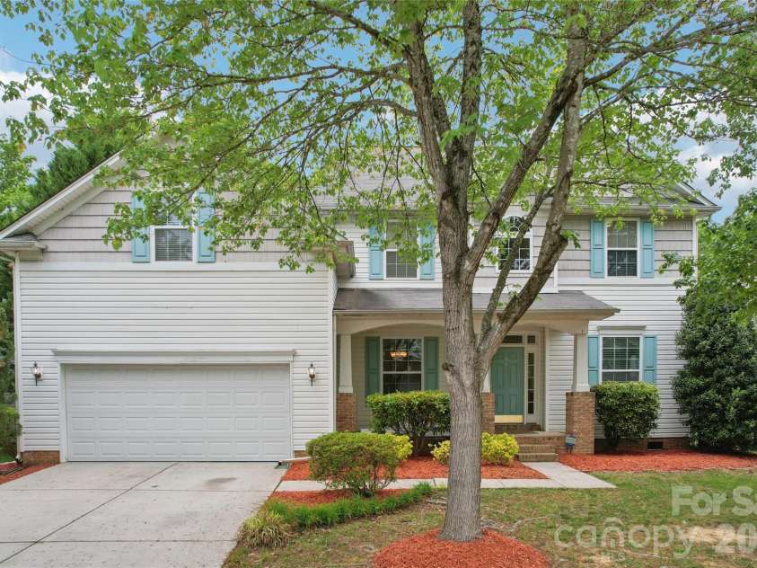 15108 Bridle Trace Lane, Pineville, NC 28134.  MLS# CAR4375278, YatesRealty ID 26149. 