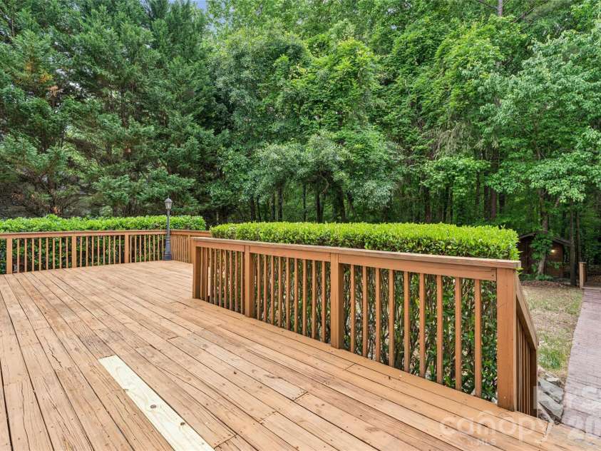 15108 Bridle Trace Lane, Pineville, NC 28134.  MLS# CAR4375278, YatesRealty ID 26149. 