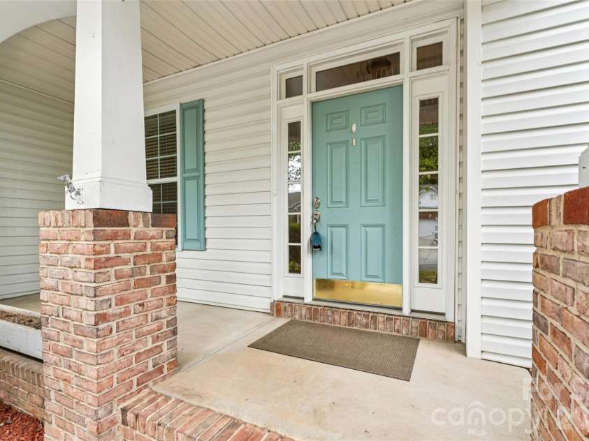 15108 Bridle Trace Lane, Pineville, NC 28134.  MLS# CAR4375278, YatesRealty ID 26149. 
