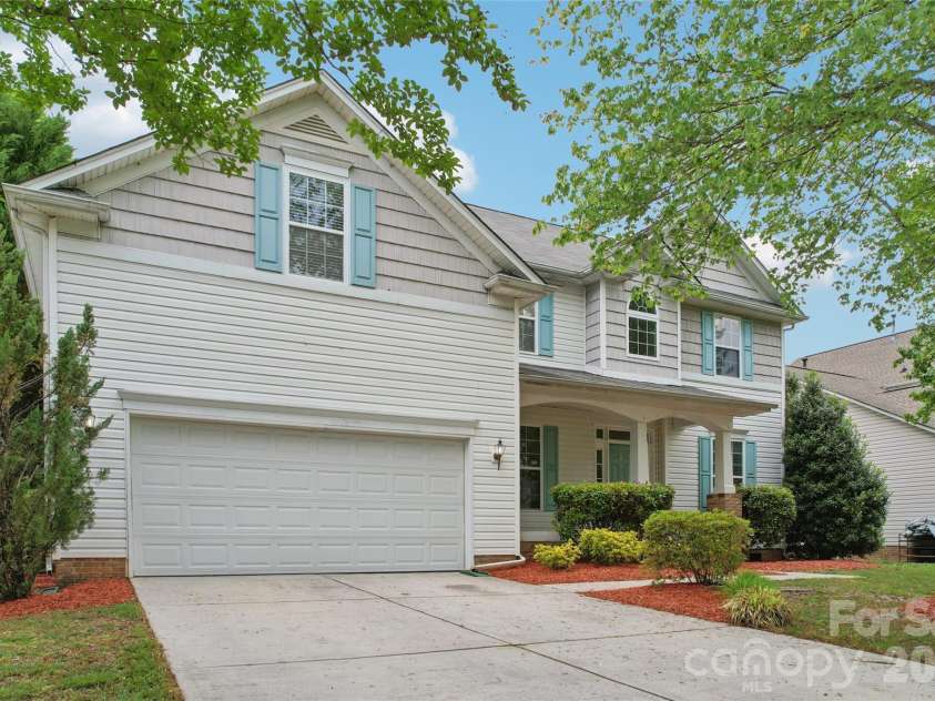 15108 Bridle Trace Lane, Pineville, NC 28134.  MLS# CAR4375278, YatesRealty ID 26149. 