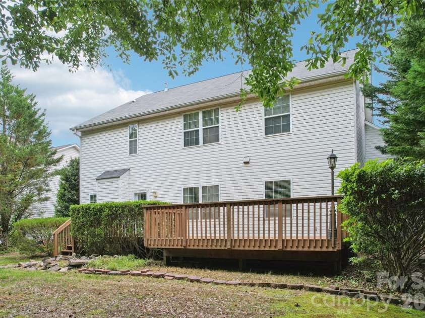 15108 Bridle Trace Lane, Pineville, NC 28134.  MLS# CAR4375278, YatesRealty ID 26149. 
