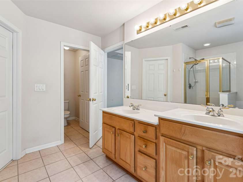 15108 Bridle Trace Lane, Pineville, NC 28134.  MLS# CAR4375278, YatesRealty ID 26149. 
