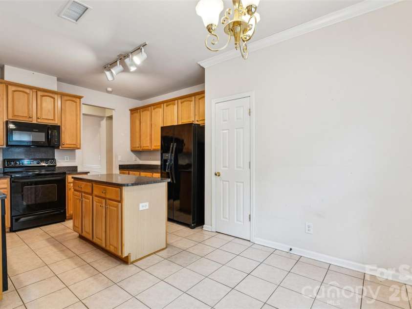 15108 Bridle Trace Lane, Pineville, NC 28134.  MLS# CAR4375278, YatesRealty ID 26149. 
