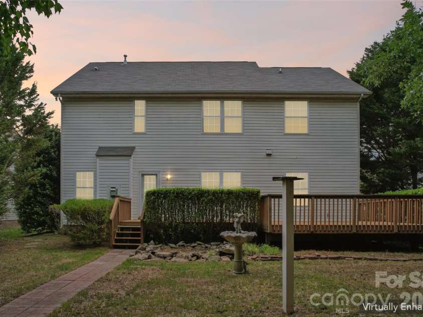 15108 Bridle Trace Lane, Pineville, NC 28134.  MLS# CAR4375278, YatesRealty ID 26149. 