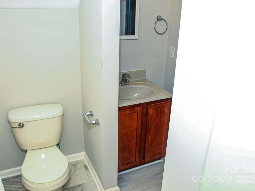 46 Spicewood Road, Weaverville, NC 28787.  MLS# CAR4272815, YatesRealty ID 26149. 