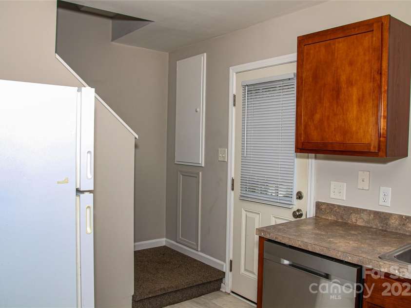 46 Spicewood Road, Weaverville, NC 28787.  MLS# CAR4272815, YatesRealty ID 26149. 