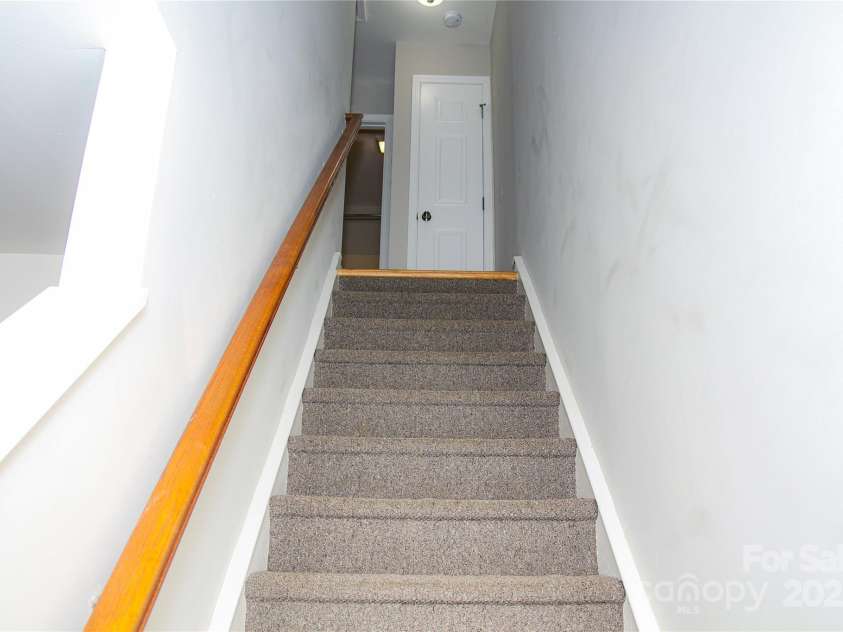 46 Spicewood Road, Weaverville, NC 28787.  MLS# CAR4272815, YatesRealty ID 26149. 