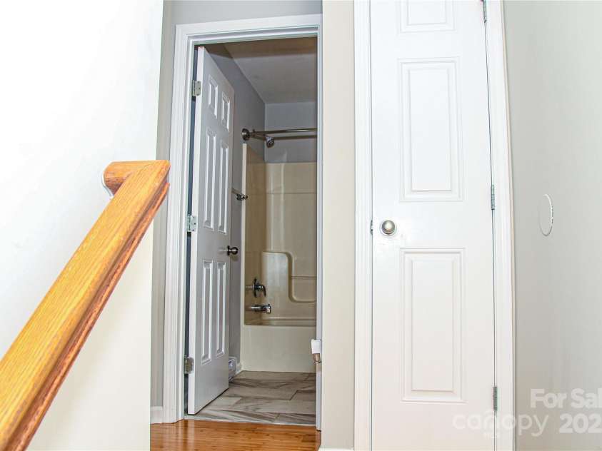 46 Spicewood Road, Weaverville, NC 28787.  MLS# CAR4272815, YatesRealty ID 26149. 