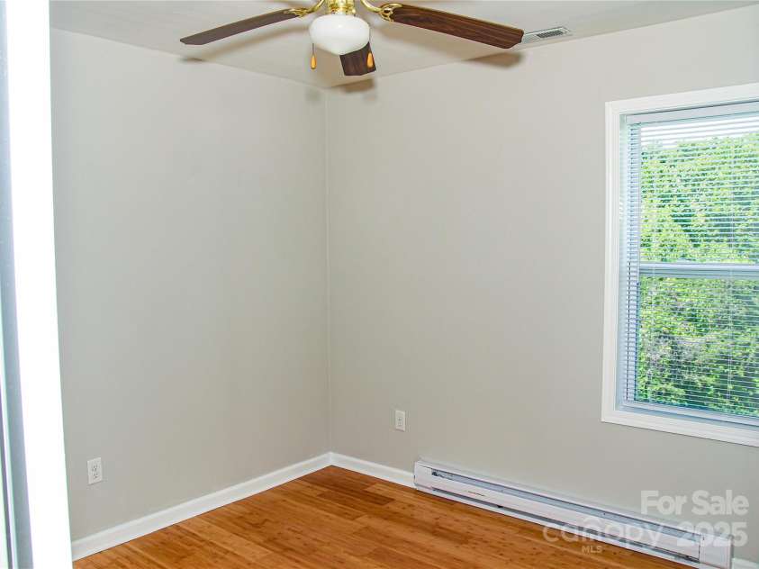 46 Spicewood Road, Weaverville, NC 28787.  MLS# CAR4272815, YatesRealty ID 26149. 