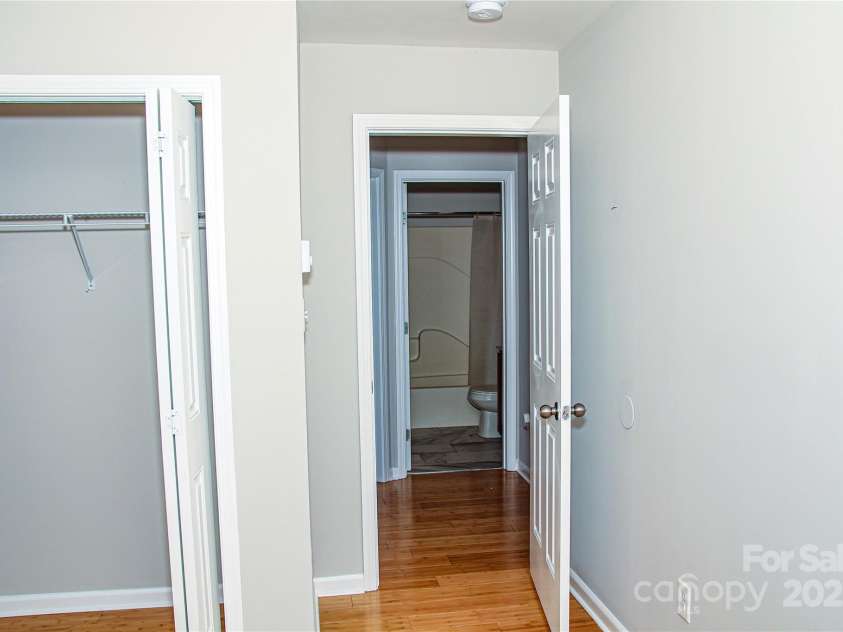 46 Spicewood Road, Weaverville, NC 28787.  MLS# CAR4272815, YatesRealty ID 26149. 