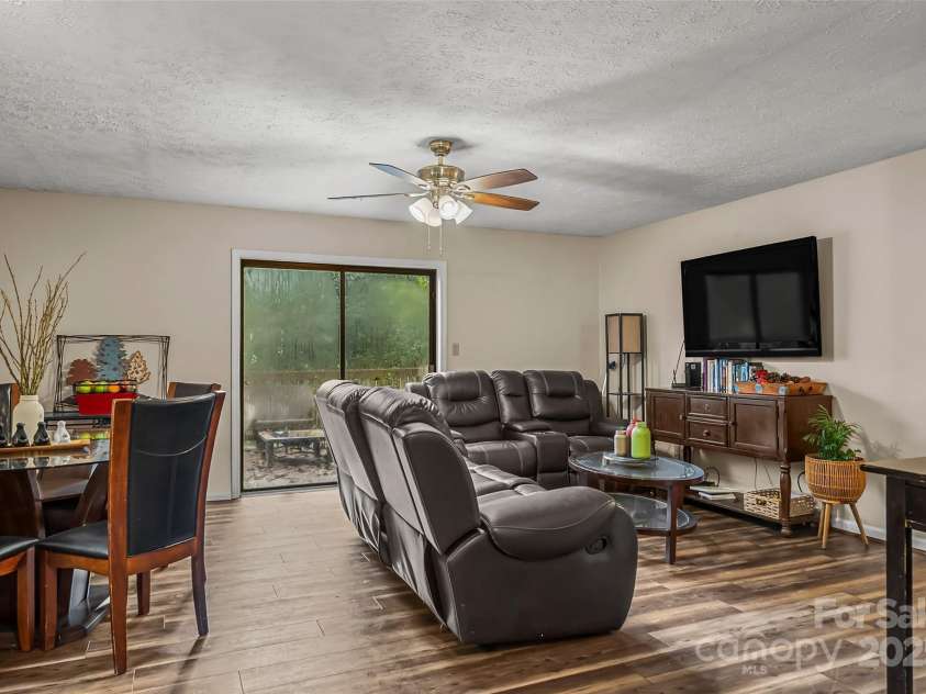 218 Davis Drive, Morganton, NC 28655.  MLS# CAR4152046, YatesRealty ID 2615. 