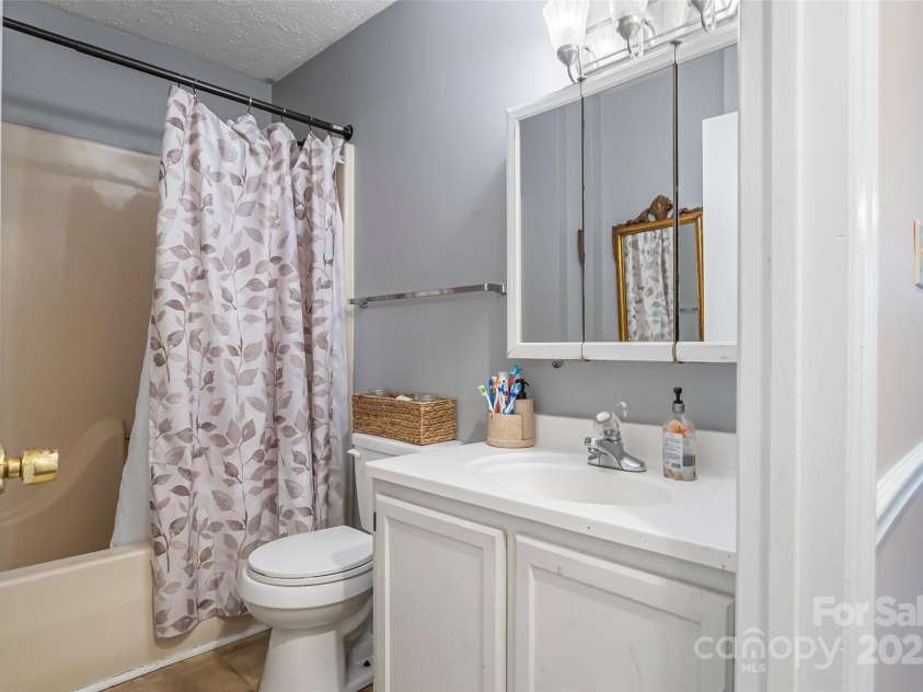 218 Davis Drive, Morganton, NC 28655.  MLS# CAR4152046, YatesRealty ID 2615. 