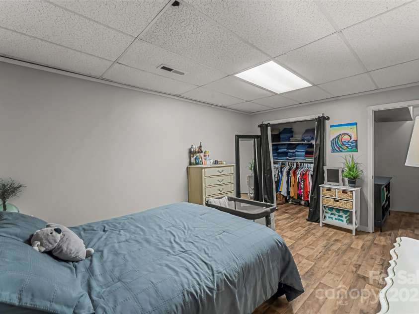 218 Davis Drive, Morganton, NC 28655.  MLS# CAR4152046, YatesRealty ID 2615. 