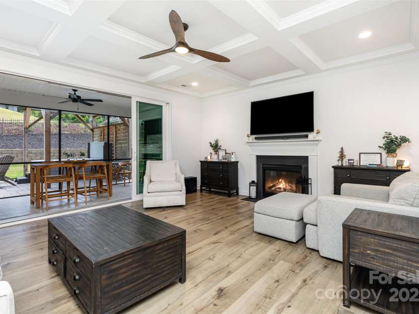 482 Lucky Drive, Concord, NC 28027.  MLS# CAR4265952, YatesRealty ID 26151. 