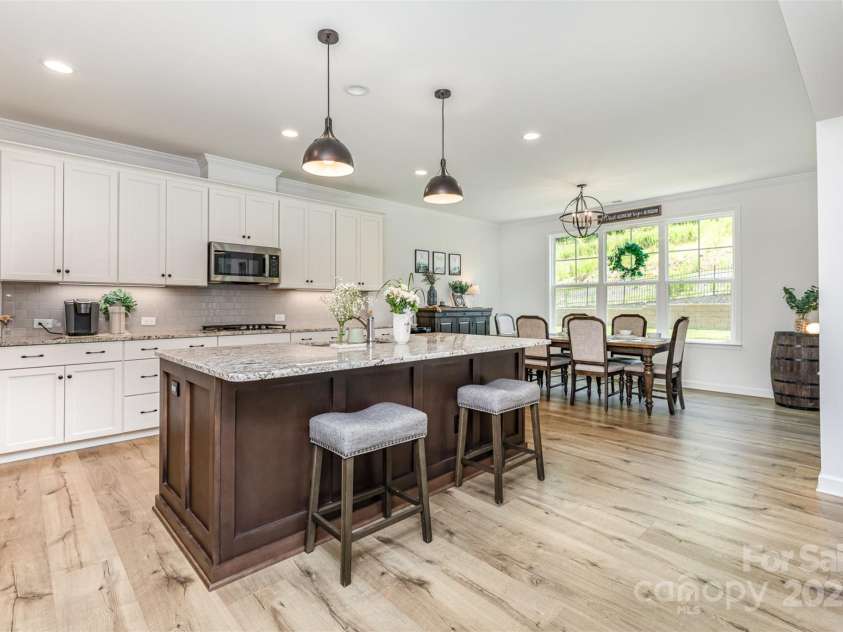 482 Lucky Drive, Concord, NC 28027.  MLS# CAR4265952, YatesRealty ID 26151. 