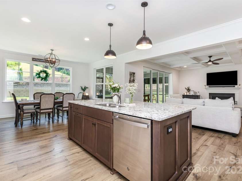 482 Lucky Drive, Concord, NC 28027.  MLS# CAR4265952, YatesRealty ID 26151. 