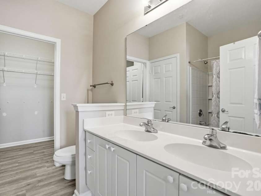 6112 Creft Circle, Indian Trail, NC 28079.  MLS# CAR4364252, YatesRealty ID 26151. Primary/ Master Bath