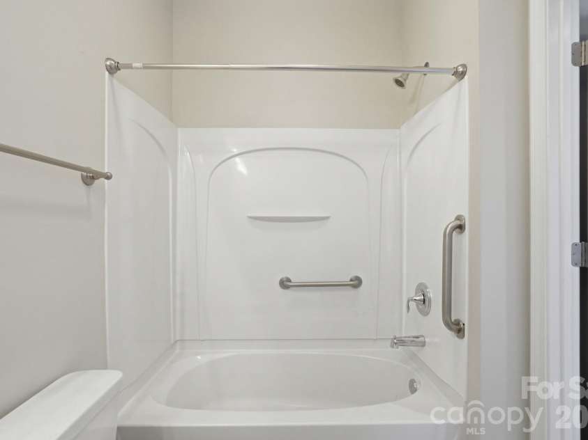 6112 Creft Circle, Indian Trail, NC 28079.  MLS# CAR4364252, YatesRealty ID 26151. Secondary Full Bath