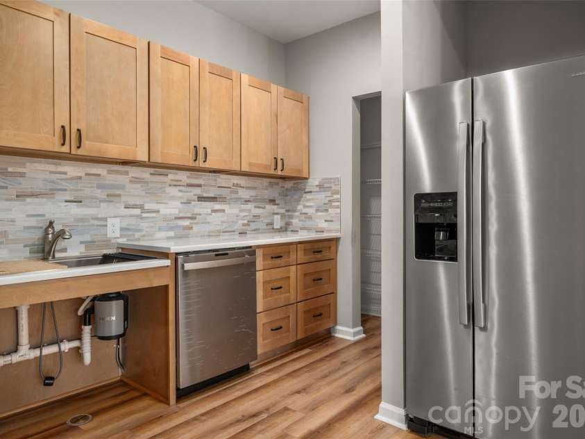 6112 Creft Circle, Indian Trail, NC 28079.  MLS# CAR4416294, YatesRealty ID 26151. Kitchen