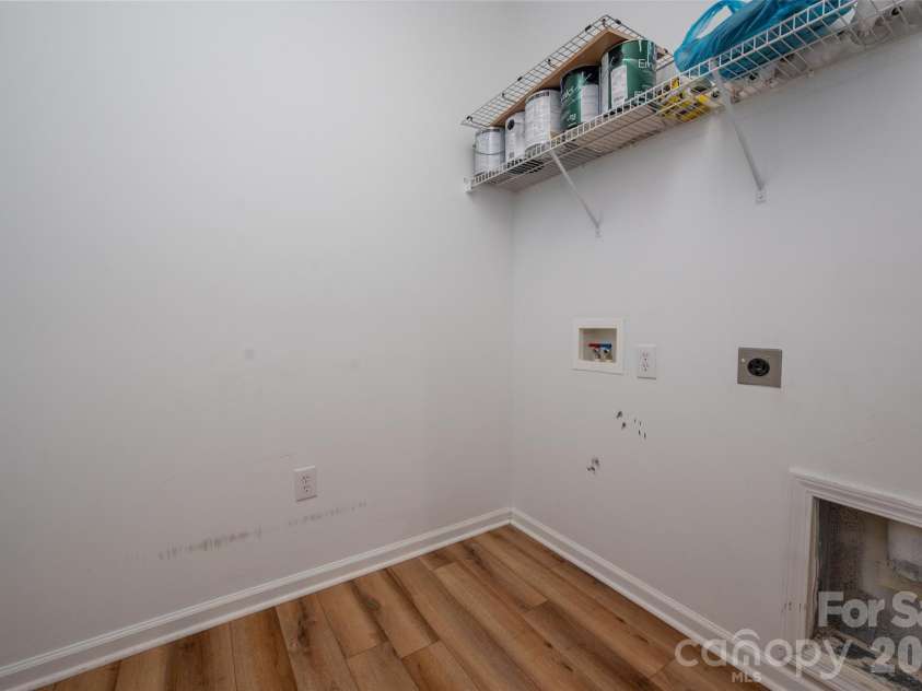 6112 Creft Circle, Indian Trail, NC 28079.  MLS# CAR4416294, YatesRealty ID 26151. Laundry room