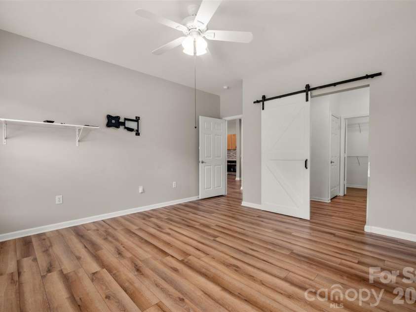 6112 Creft Circle, Indian Trail, NC 28079.  MLS# CAR4416294, YatesRealty ID 26151. Primary bedroom & ensuite bath