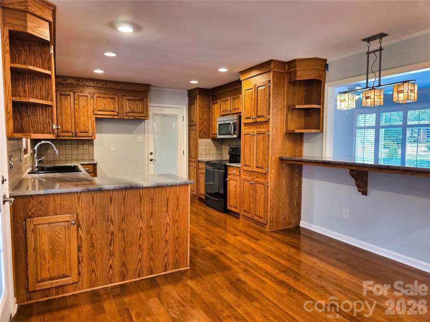 158 Meadowview Drive, Statesville, NC 28625.  MLS# CAR4385382, YatesRealty ID 26152. 