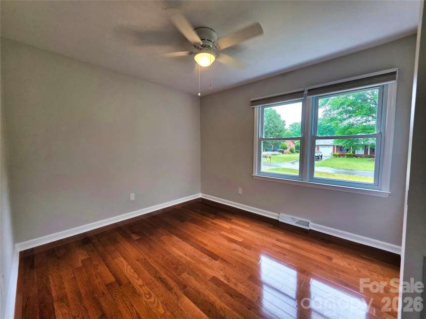 158 Meadowview Drive, Statesville, NC 28625.  MLS# CAR4385382, YatesRealty ID 26152. 