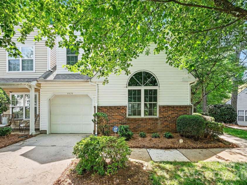 8929 Scotch Heather Way, Charlotte, NC 28277.  MLS# CAR4386663, YatesRealty ID 26153. 