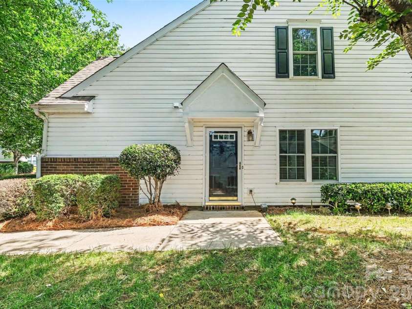 8929 Scotch Heather Way, Charlotte, NC 28277.  MLS# CAR4386663, YatesRealty ID 26153. 