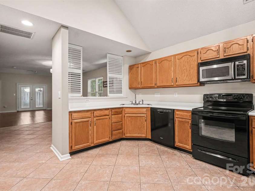 8929 Scotch Heather Way, Charlotte, NC 28277.  MLS# CAR4386663, YatesRealty ID 26153. 