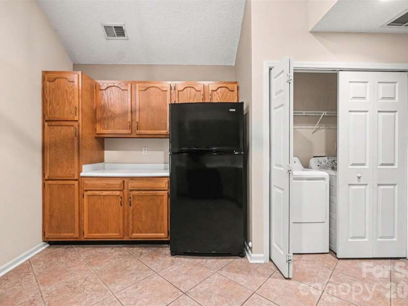 8929 Scotch Heather Way, Charlotte, NC 28277.  MLS# CAR4386663, YatesRealty ID 26153. 