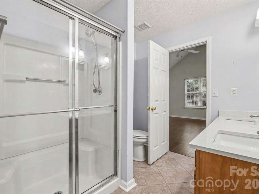 8929 Scotch Heather Way, Charlotte, NC 28277.  MLS# CAR4386663, YatesRealty ID 26153. Primary bathroom