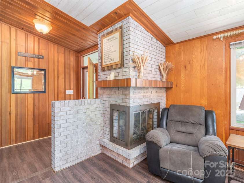 90 Hemlock Hill Heights, Canton, NC 28716.  MLS# CAR4274020, YatesRealty ID 26153. 